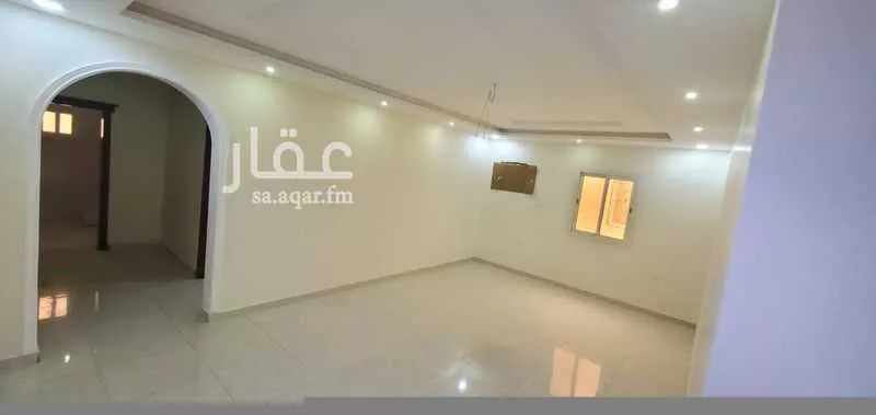 شقة 4 غرف في طيبة 5