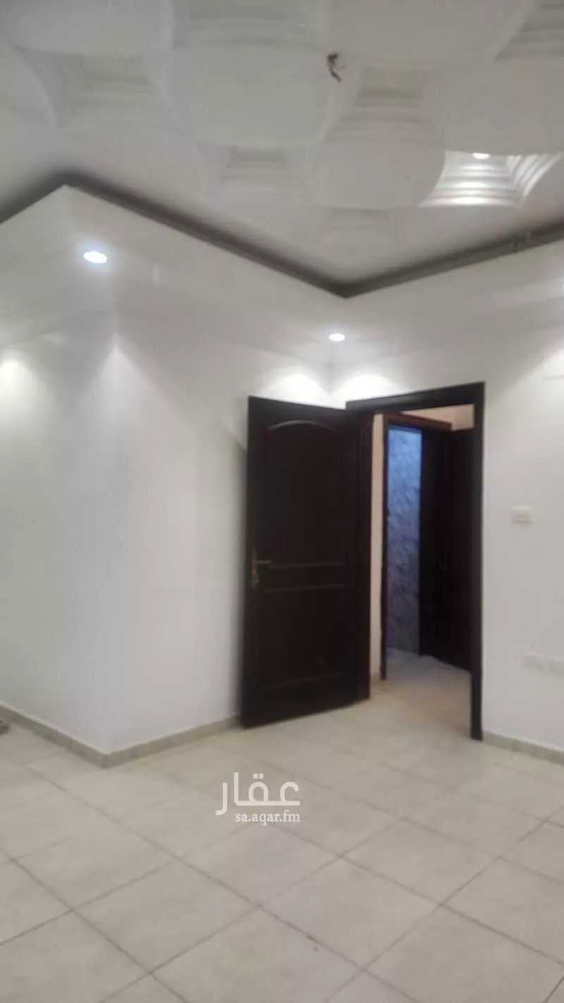 عمارة 625 م² في النزهة 4