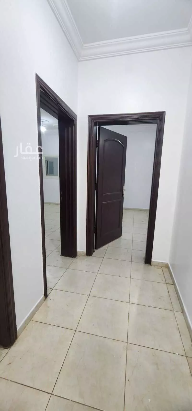 عمارة 625 م² في النزهة 5