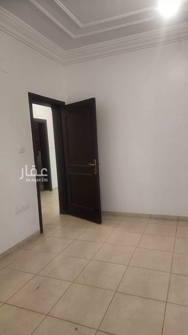 عمارة 625 م² في النزهة 6