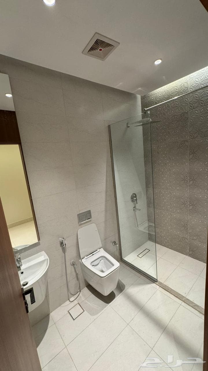 شقة 4 غرف في المروة 4