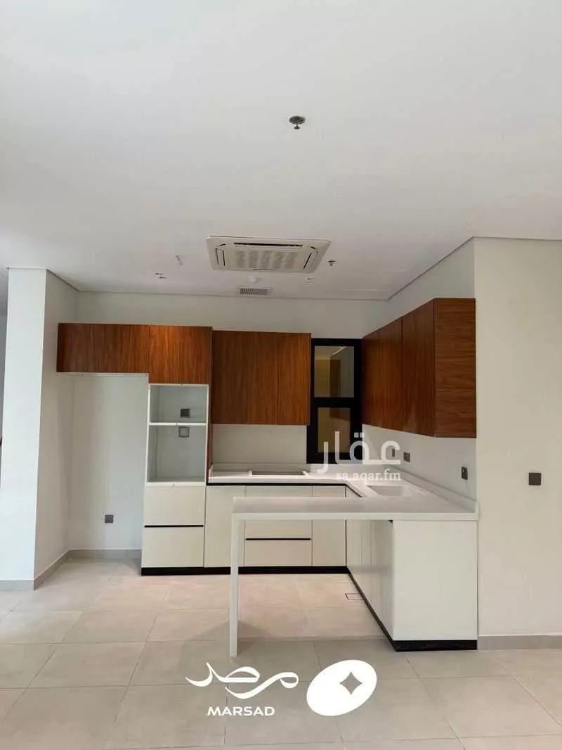 شقة 4 غرف في العارض 7