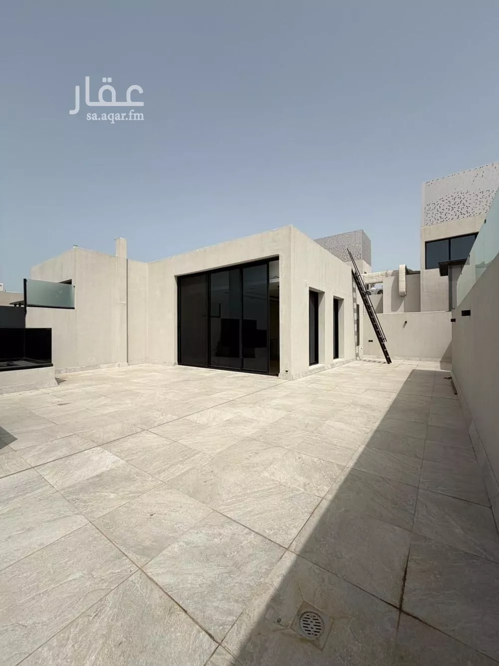 شقة 4 غرف في الشاطئ الغربي 17