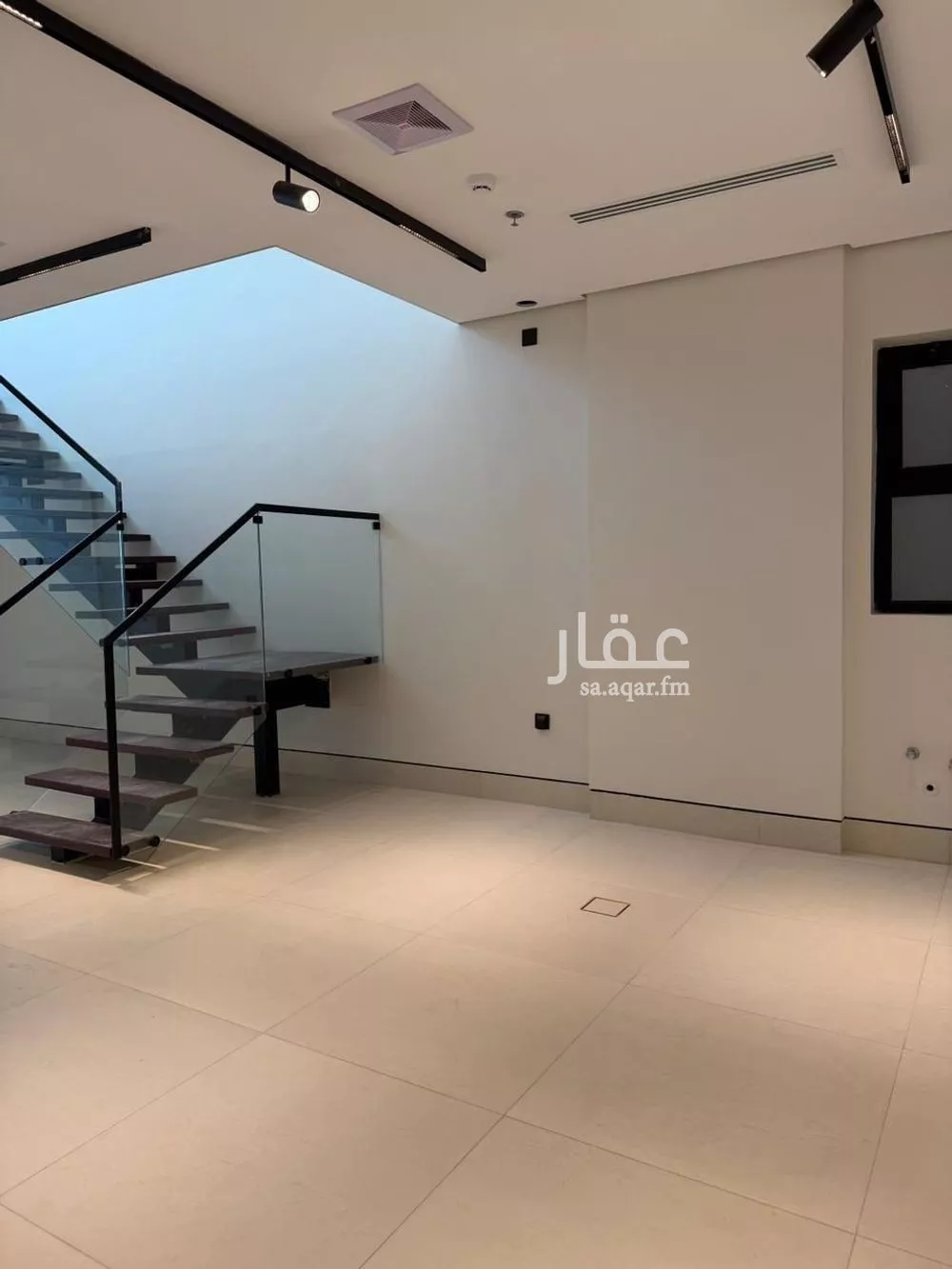 شقة 4 غرف في الشاطئ الغربي 22