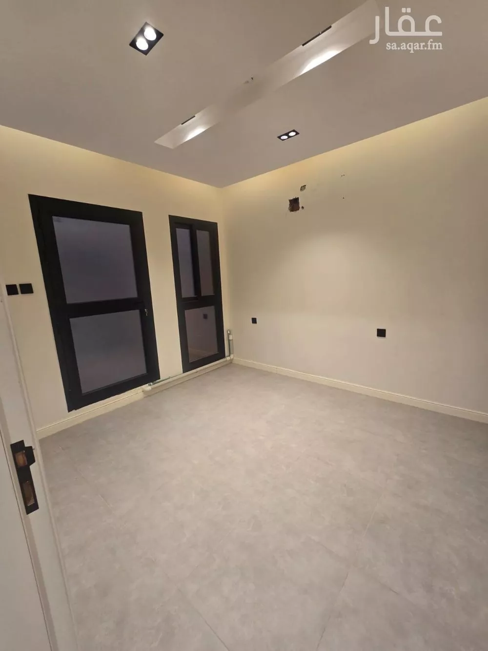 فيلا 3 غرف في العارض 4