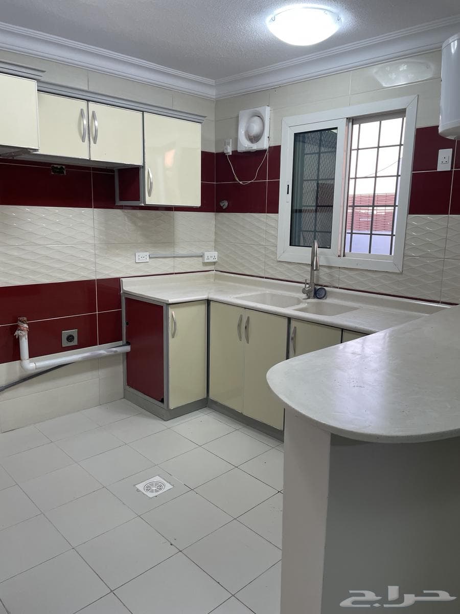 شقة 3 غرف في الربوة 6