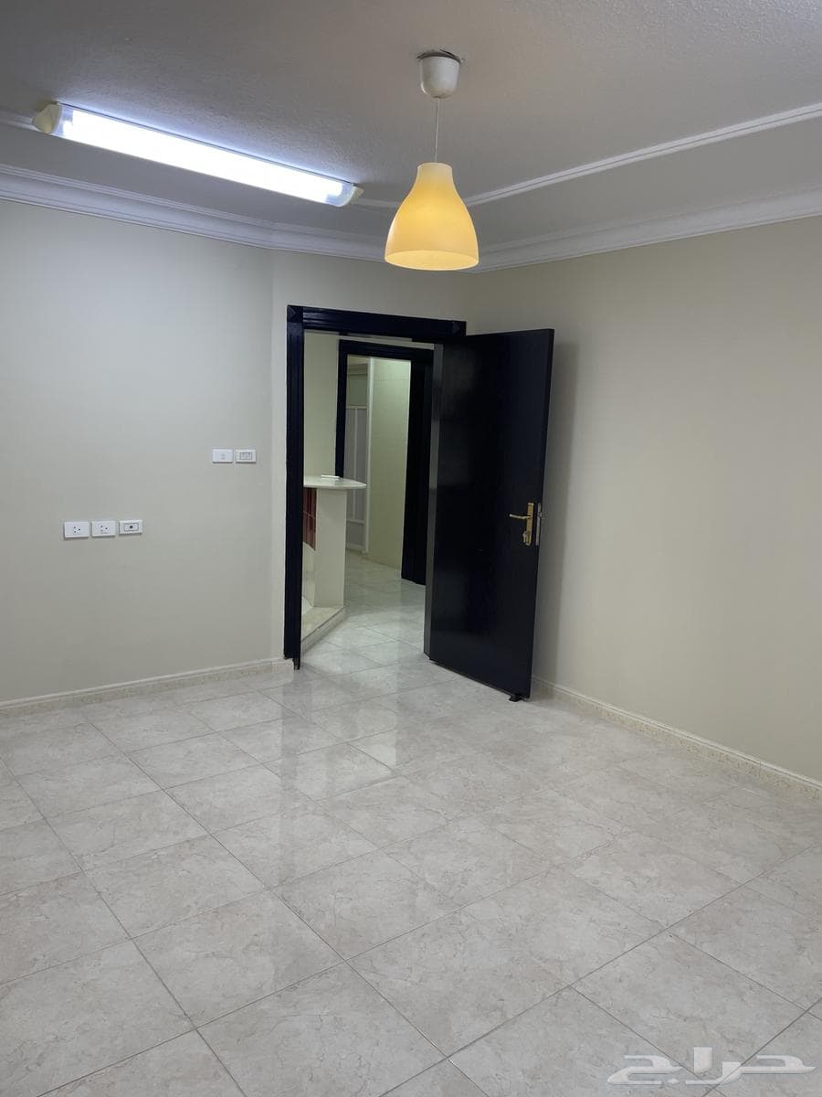 شقة 3 غرف في الربوة 8