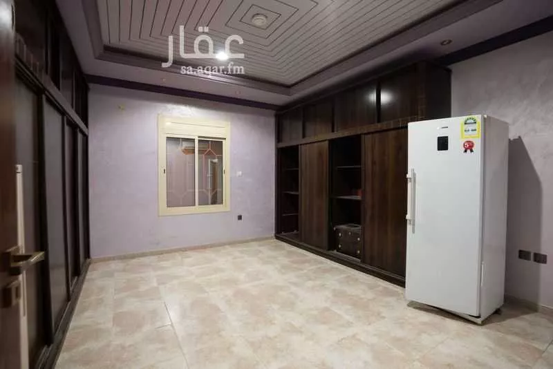 فيلا 8 غرف في الحمراء و ام الجود 6