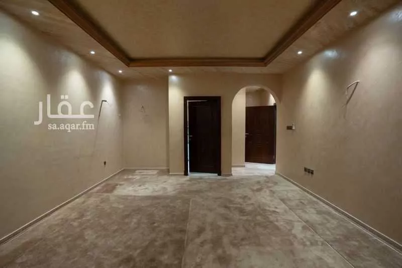 فيلا 8 غرف في الحمراء و ام الجود 8