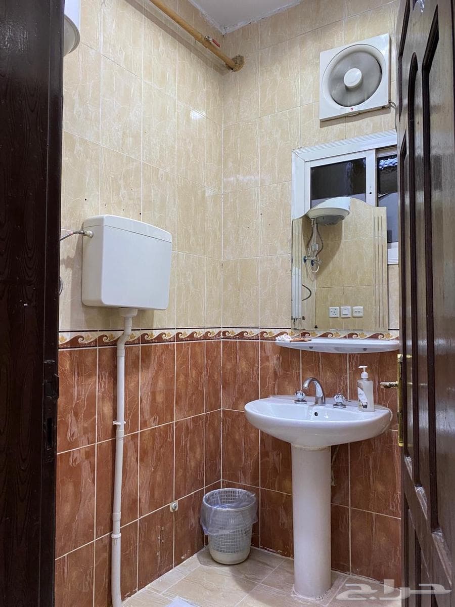 شقة 30 غرف في بطحاء قريش 14