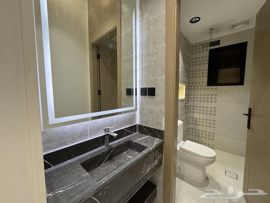 شقة 6 غرف في الملك فهد 12