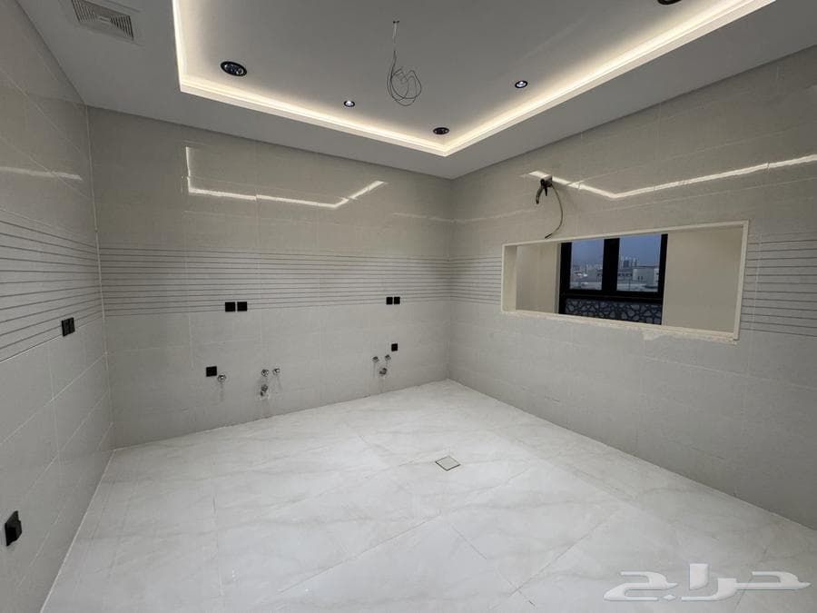 شقة 6 غرف في الملك فهد 3