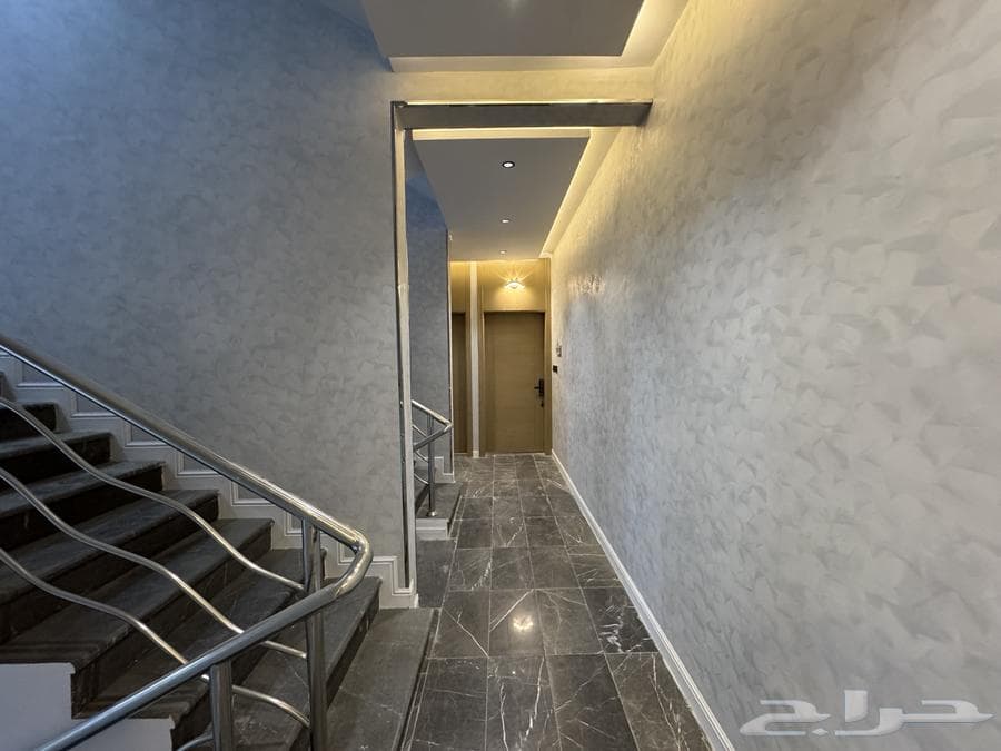 شقة 6 غرف في الملك فهد 7