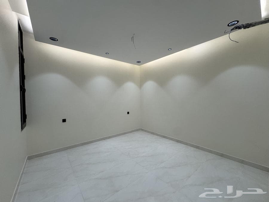 شقة 6 غرف في الملك فهد 10