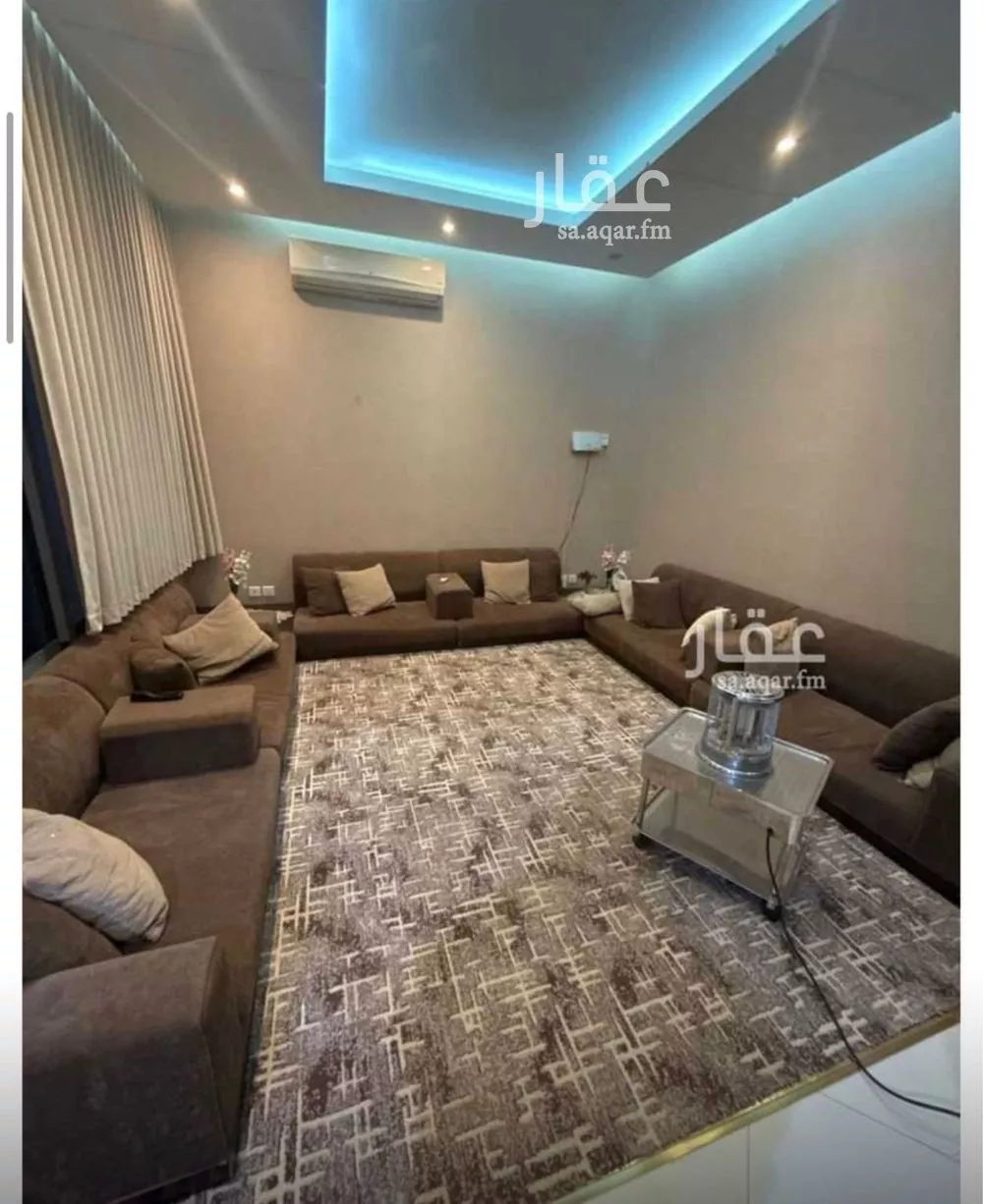 فيلا 4 غرف في العارض 4