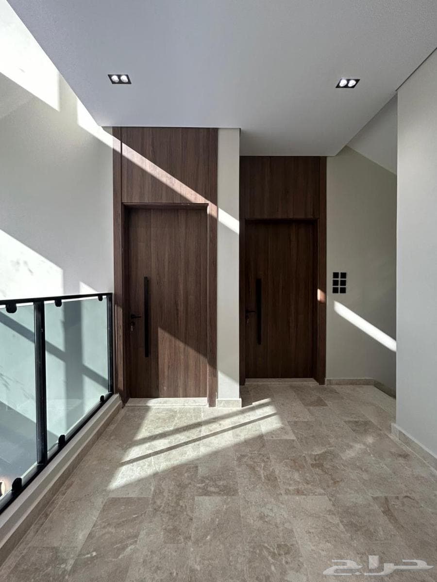 شقة 5 غرف في الملك فهد 1