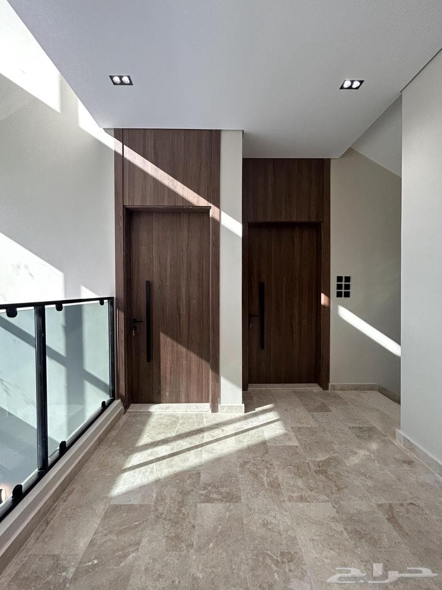 شقة 5 غرف في الملك فهد 11