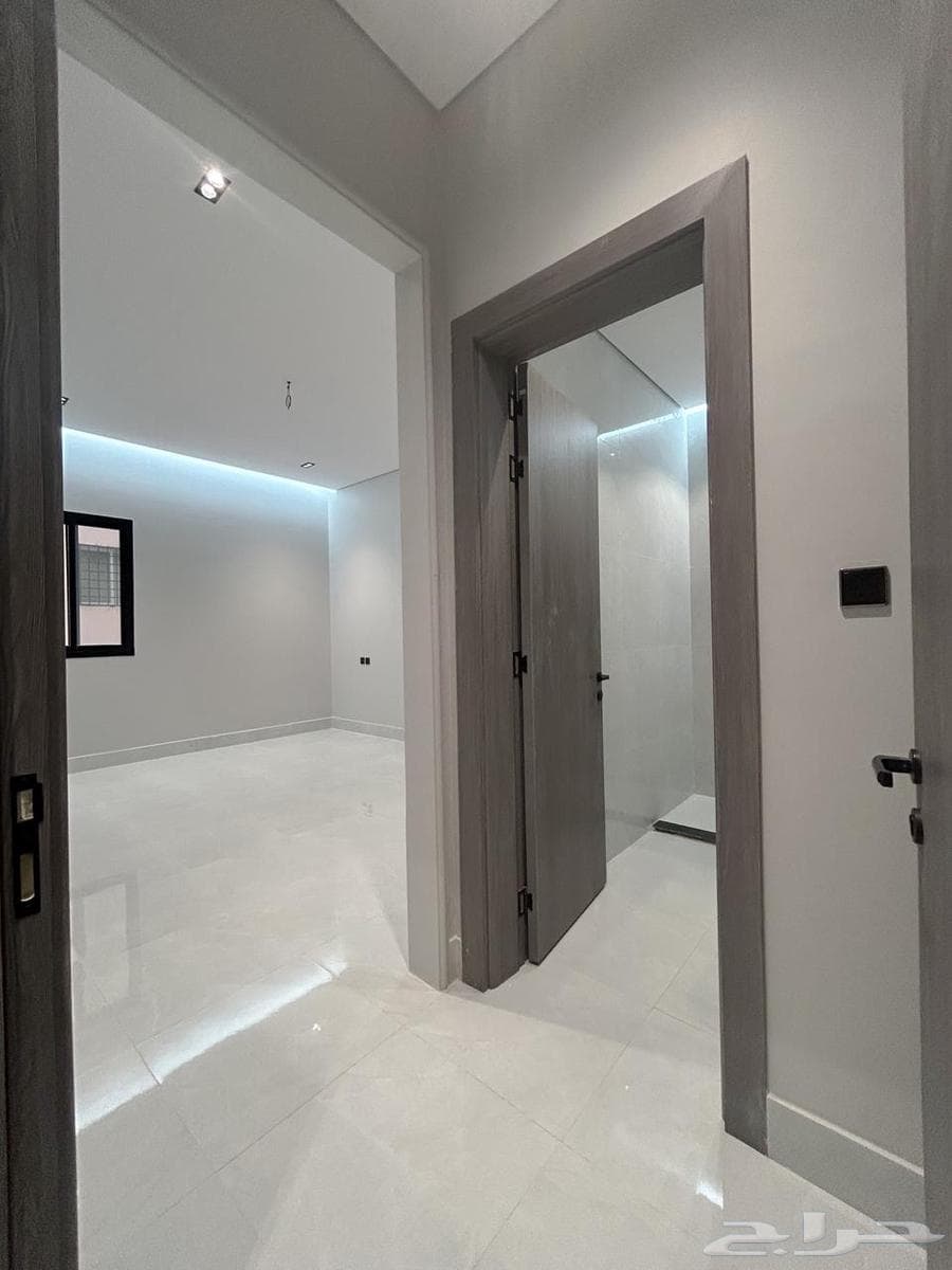 شقة 5 غرف في الملك فهد 12