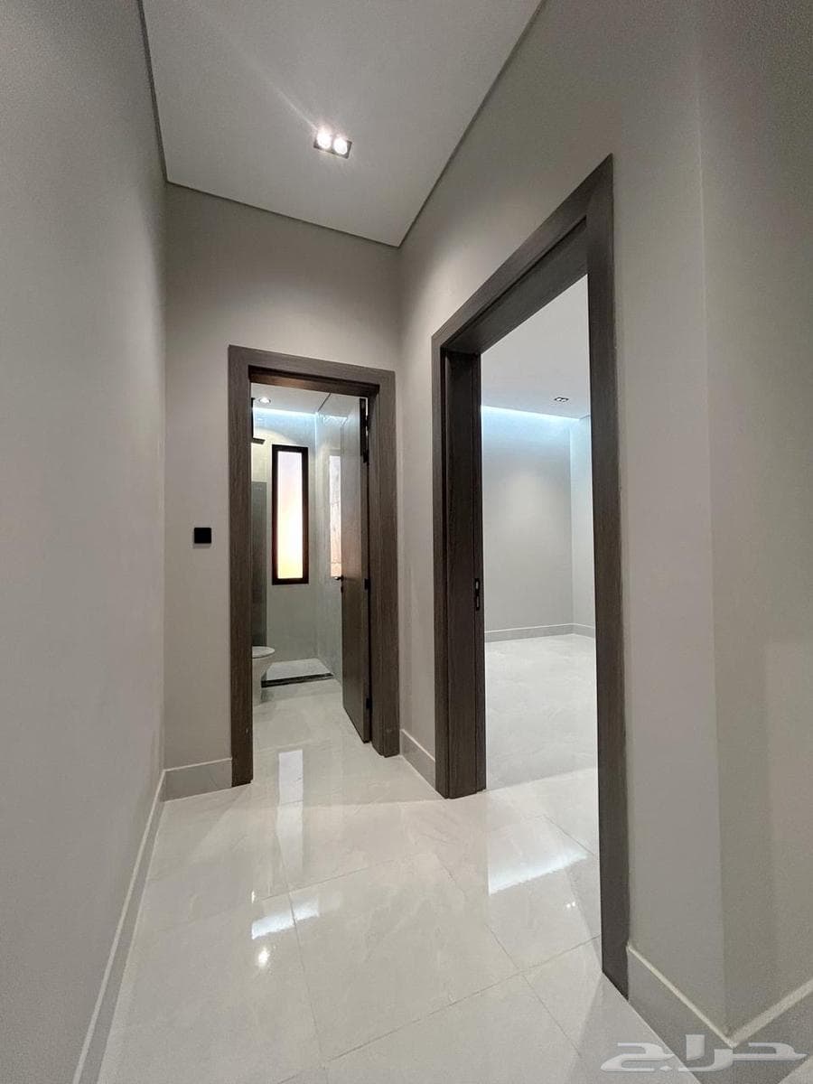 شقة 5 غرف في الملك فهد 4