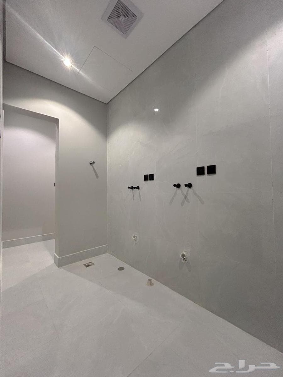 شقة 5 غرف في الملك فهد 5