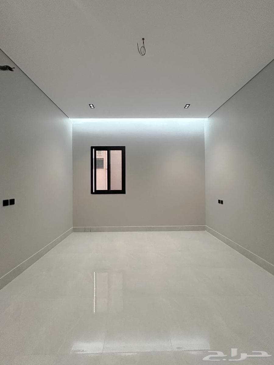 شقة 5 غرف في الملك فهد 6