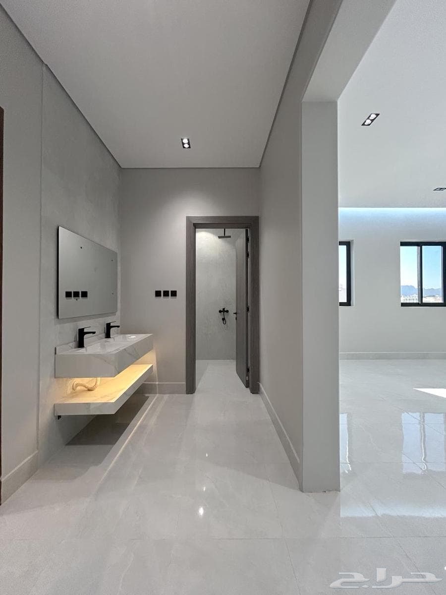 شقة 5 غرف في الملك فهد 10