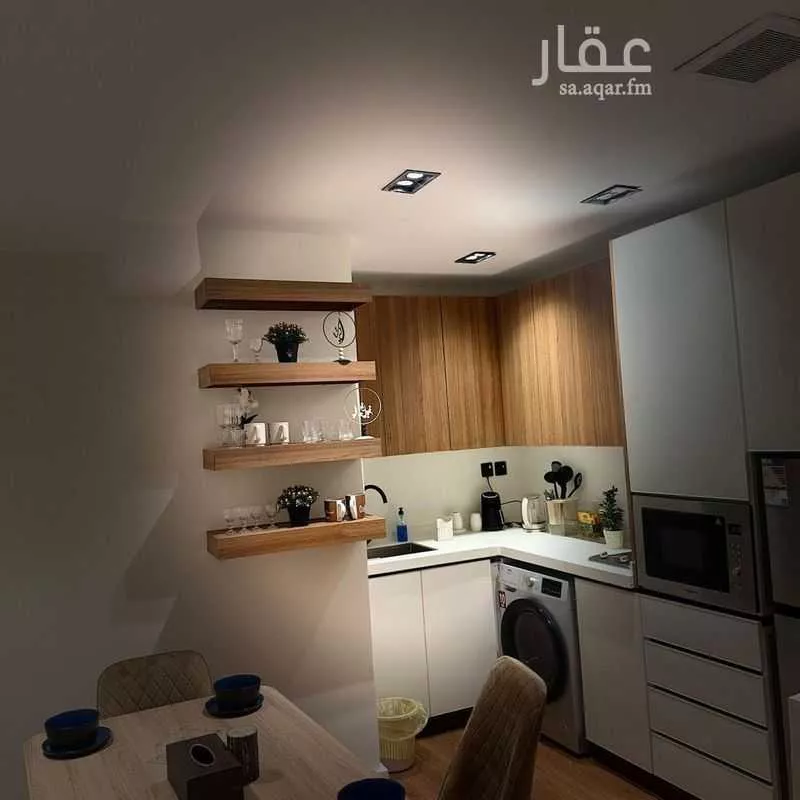 شقة 2 غرف في العقيق 10
