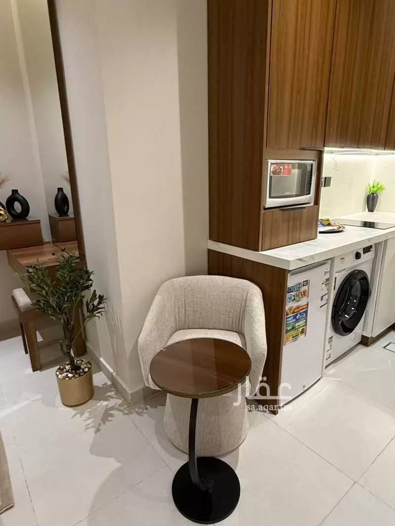 شقة 1 غرف في العارض 4