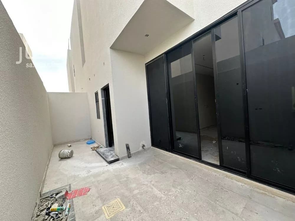 فيلا 7 غرف في البحيرة 13