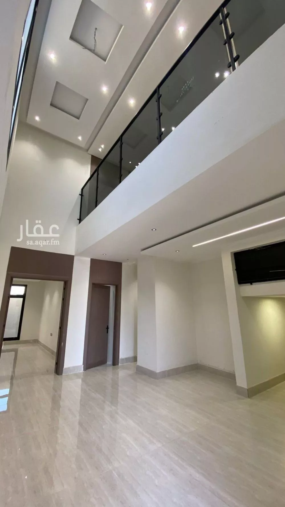 فيلا 7 غرف في البحيرة 5