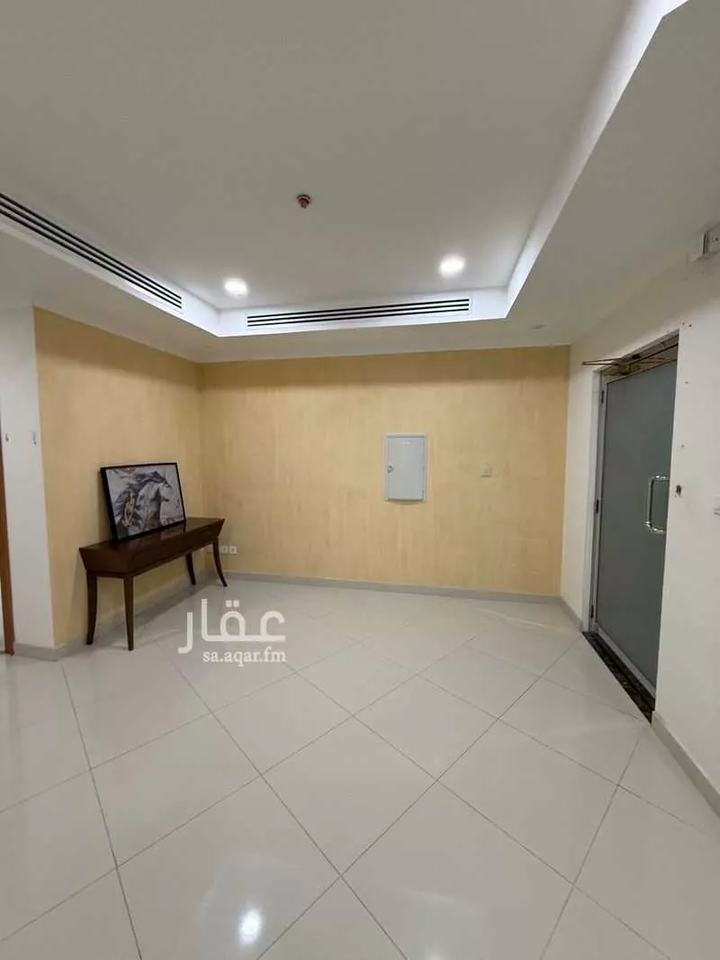 مكتب 4643 م² في العليا 1