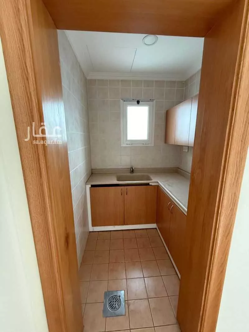 مكتب 4643 م² في العليا 5