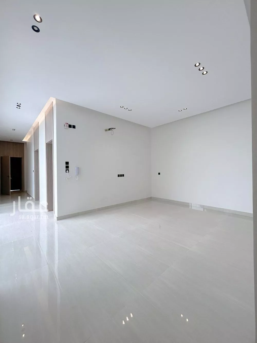 دور 5 غرف في الملك فهد 6