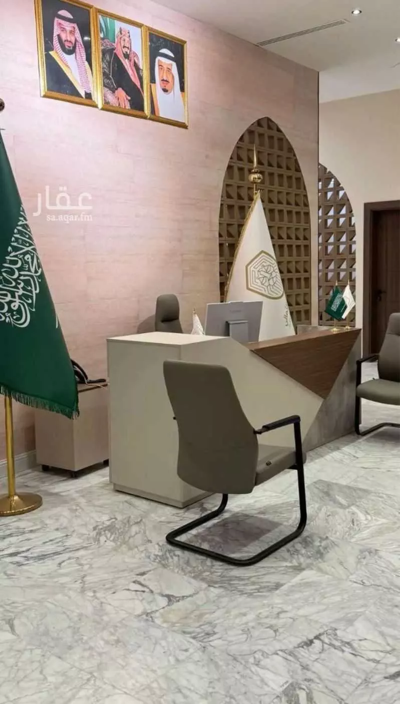 مكتب 300 م² في العليا 3