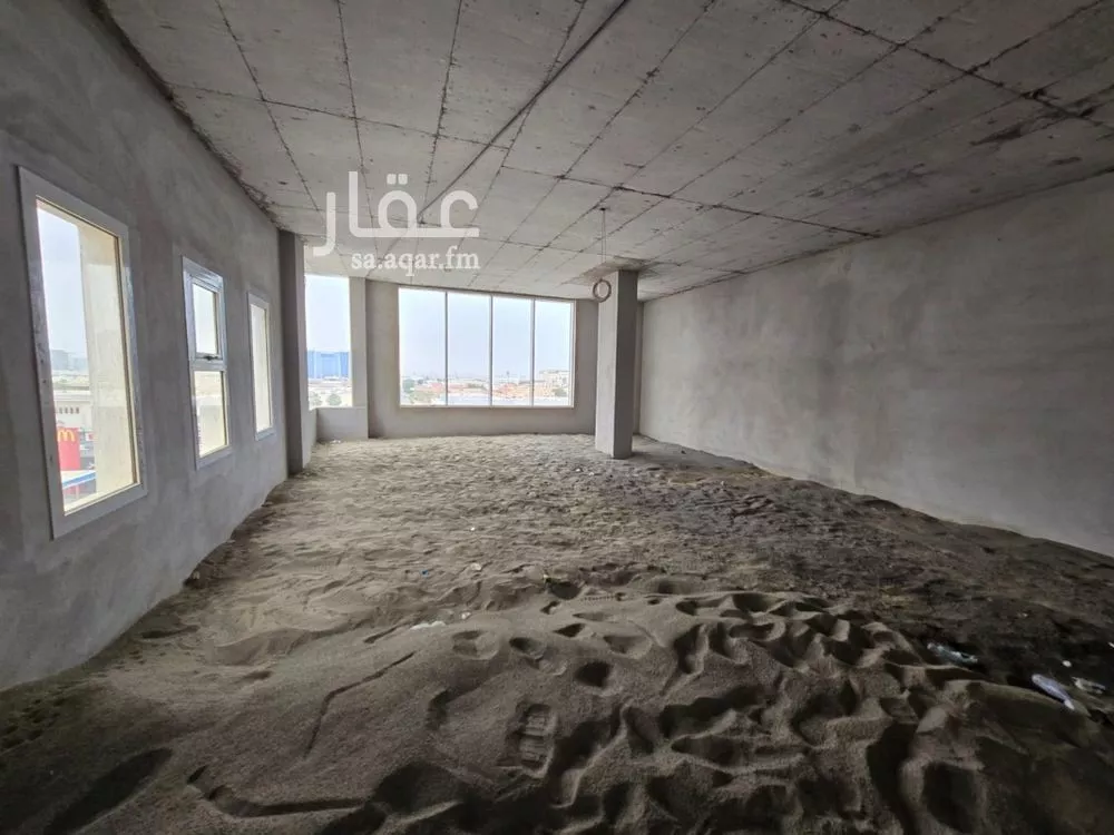 مكتب 550 م² في الروضة 5