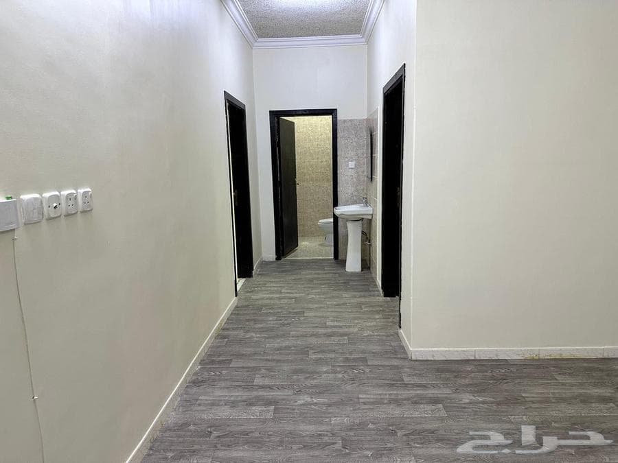 شقة 2 غرف في الرمال 4