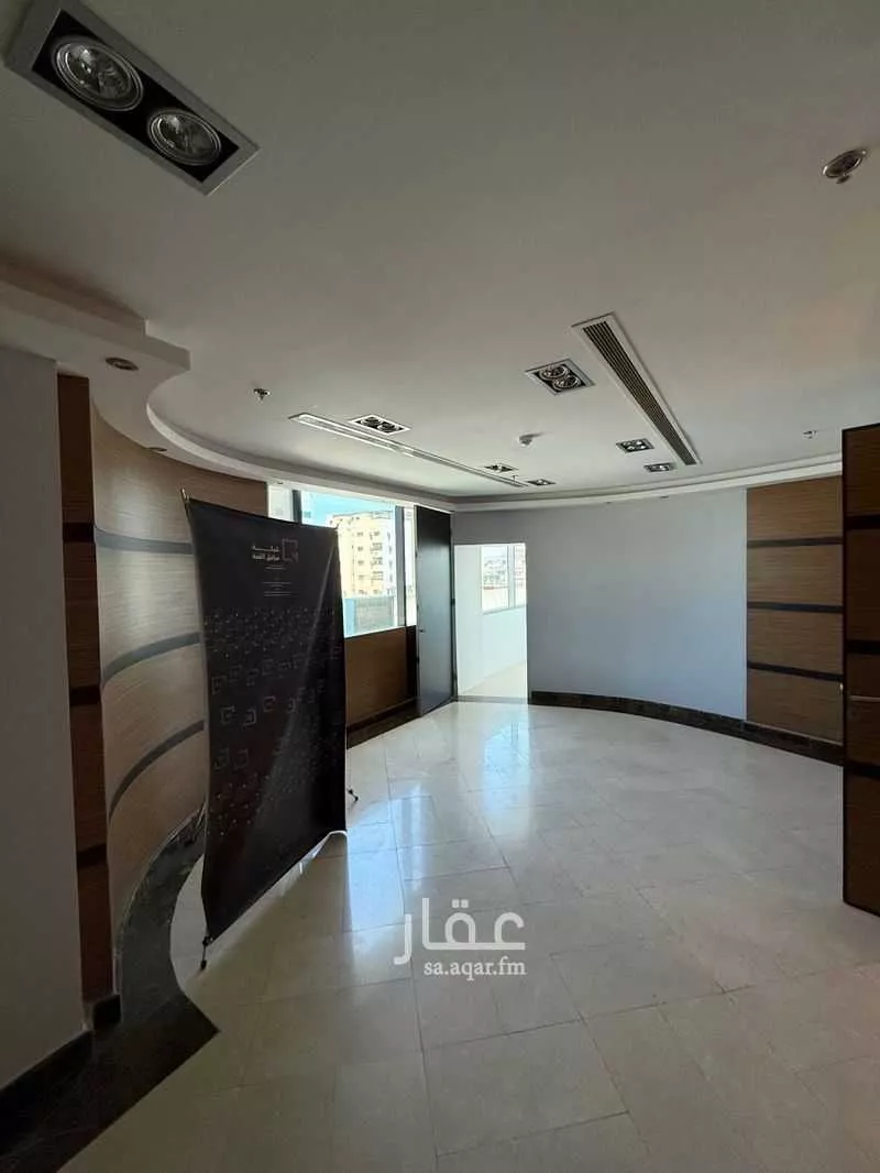 مكتب 250 م² في الفيصلية 5