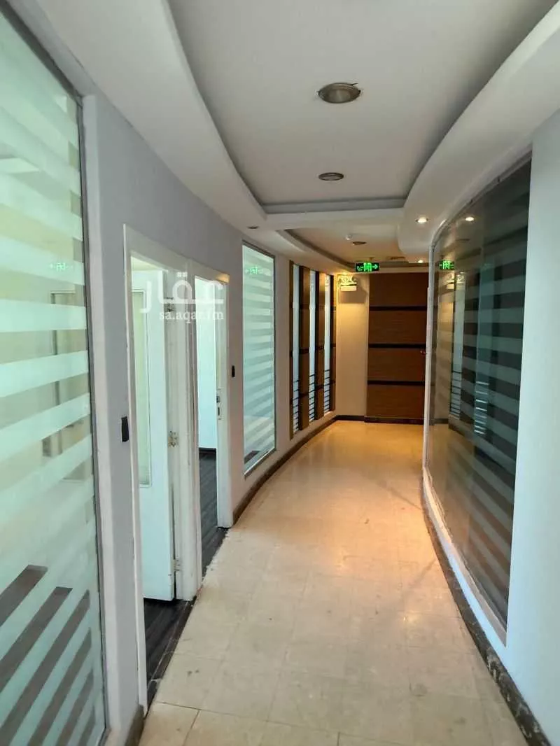 مكتب 250 م² في الفيصلية 6