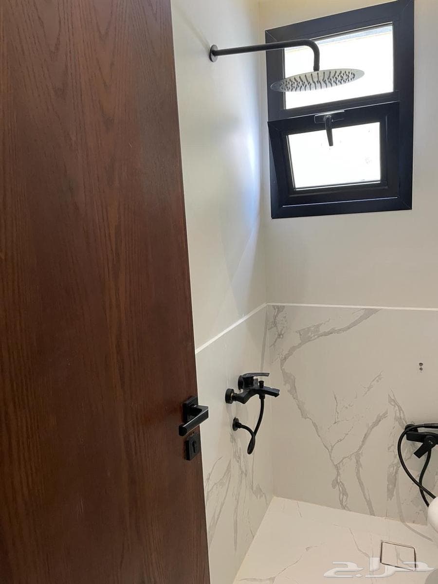 فيلا 8 غرف في الرياض 5