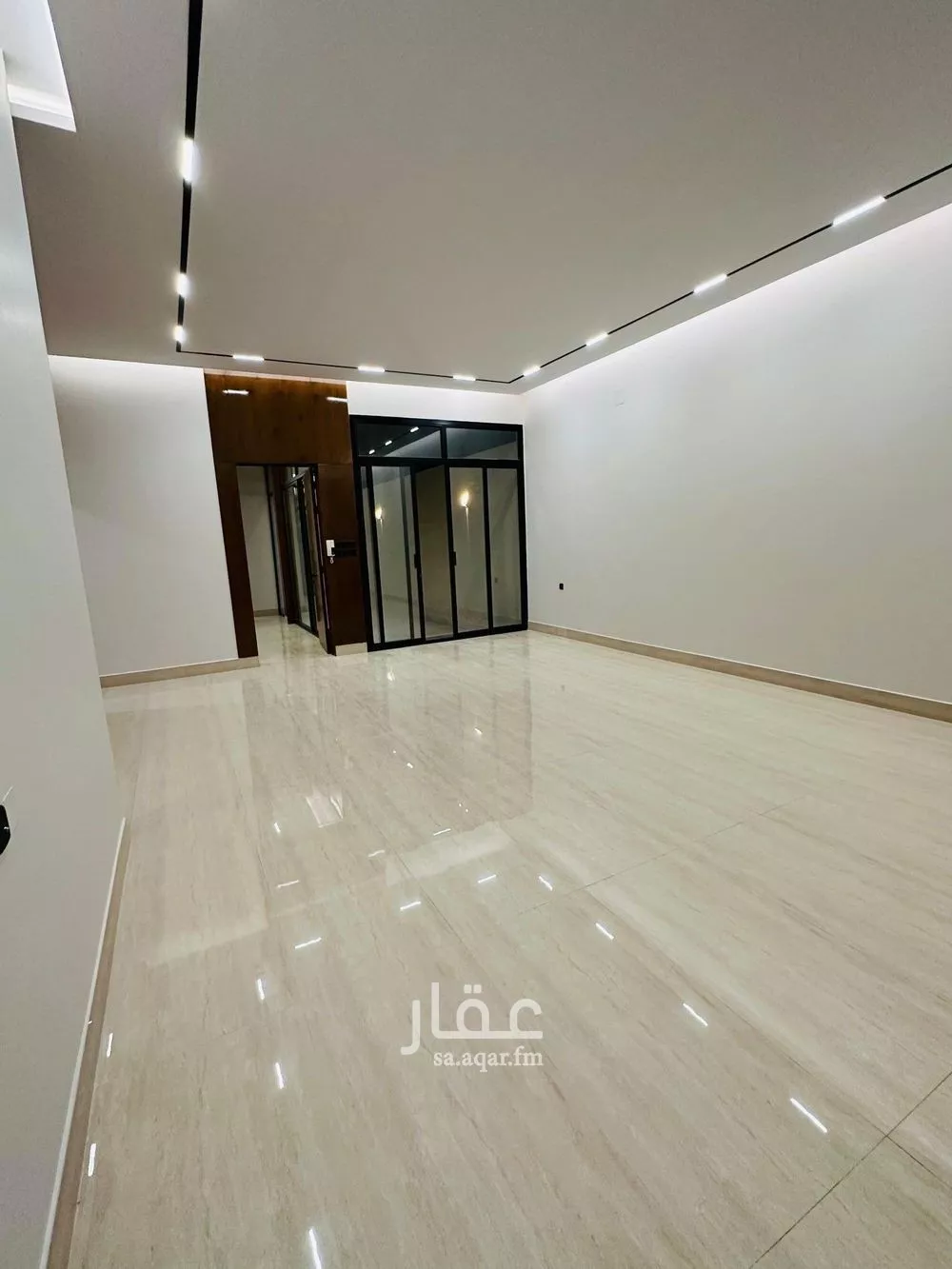 شقة 6 غرف في الرمال 4