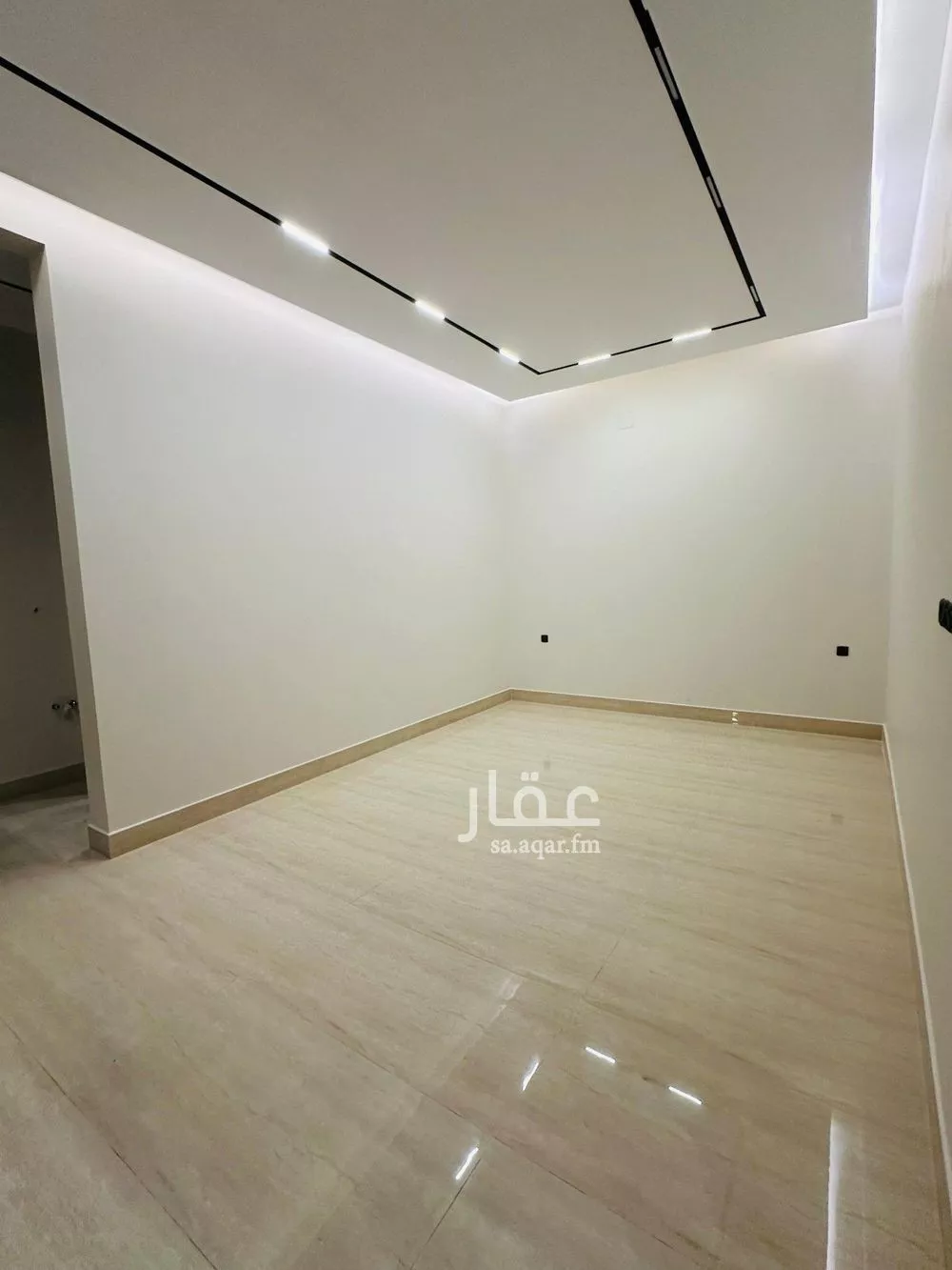 شقة 6 غرف في الرمال 5