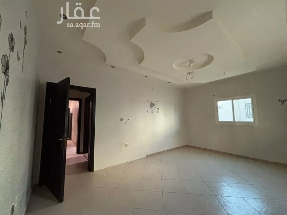 شقة 5 غرف في النزهة 1