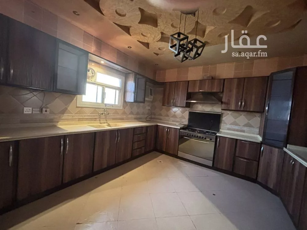 شقة 5 غرف في النزهة 2