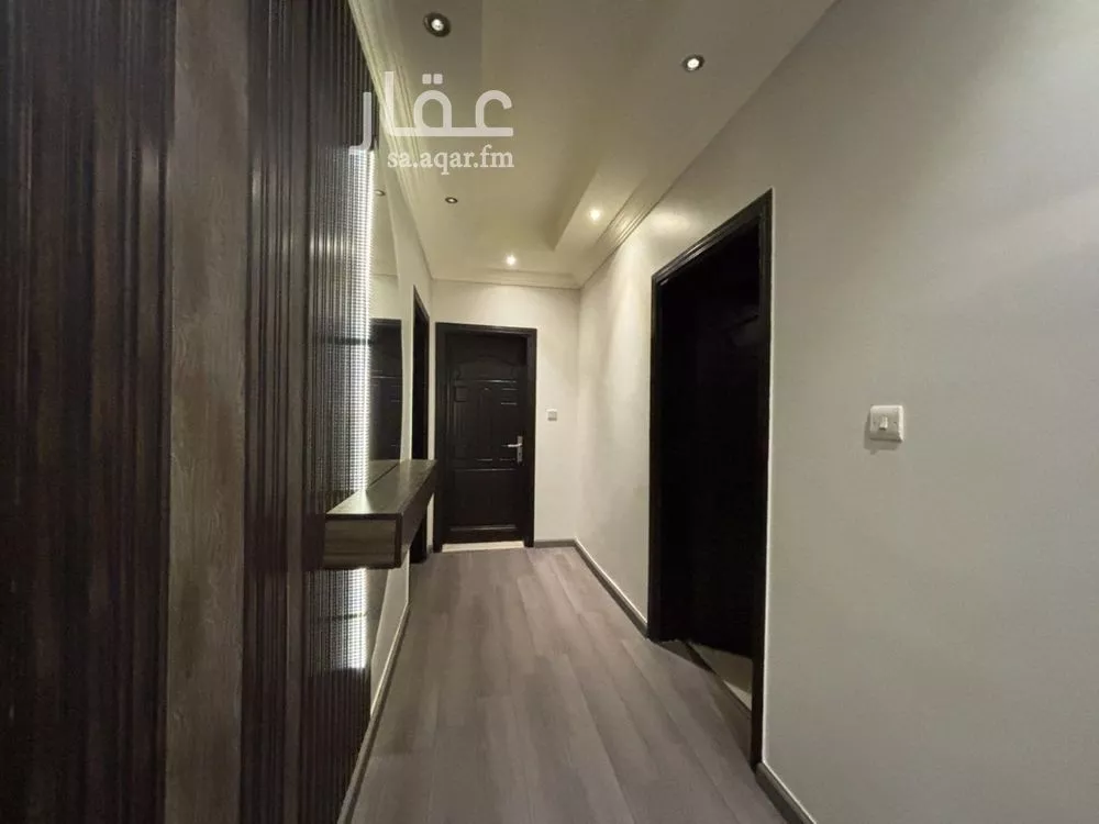 شقة 5 غرف في النزهة 4