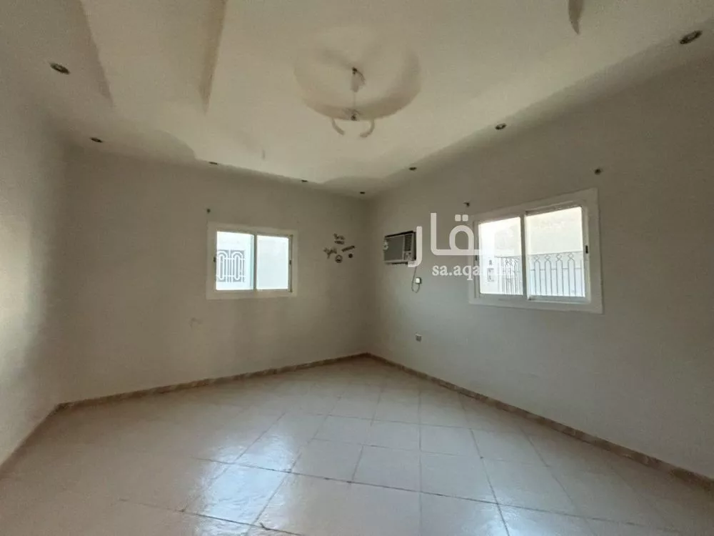 شقة 5 غرف في النزهة 6