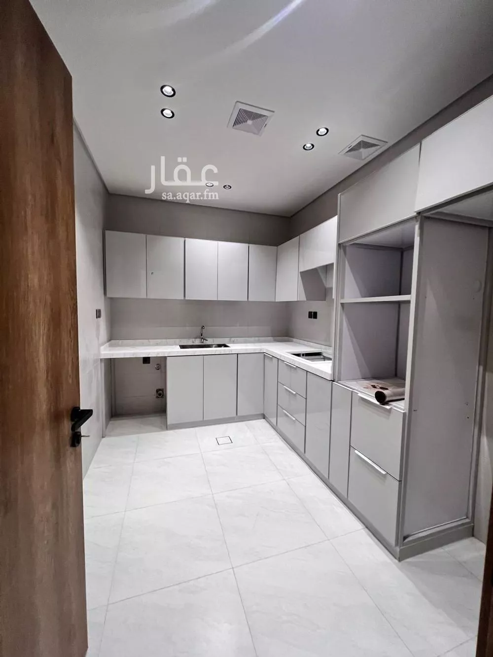 شقة 3 غرف في الروضة 7