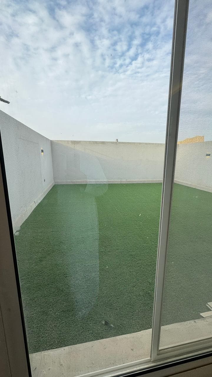 3 bedroom apartment in Al Malqa 8