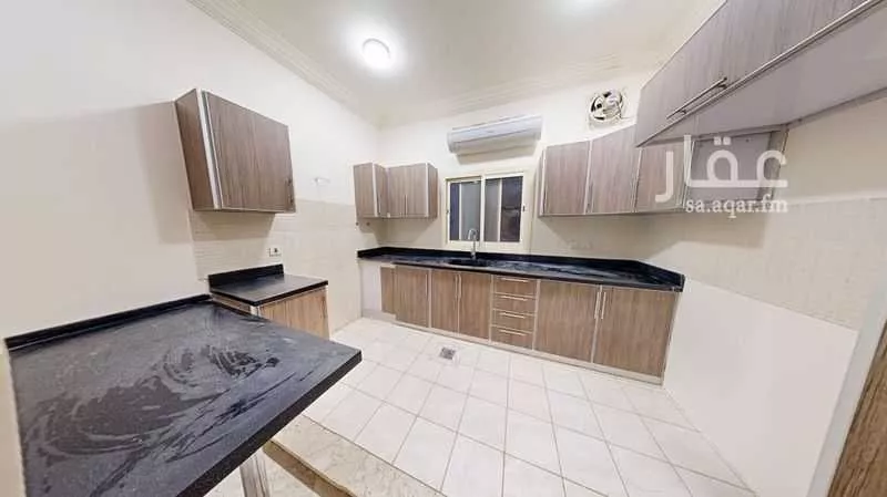 شقة 4 غرف في الزهراء 10