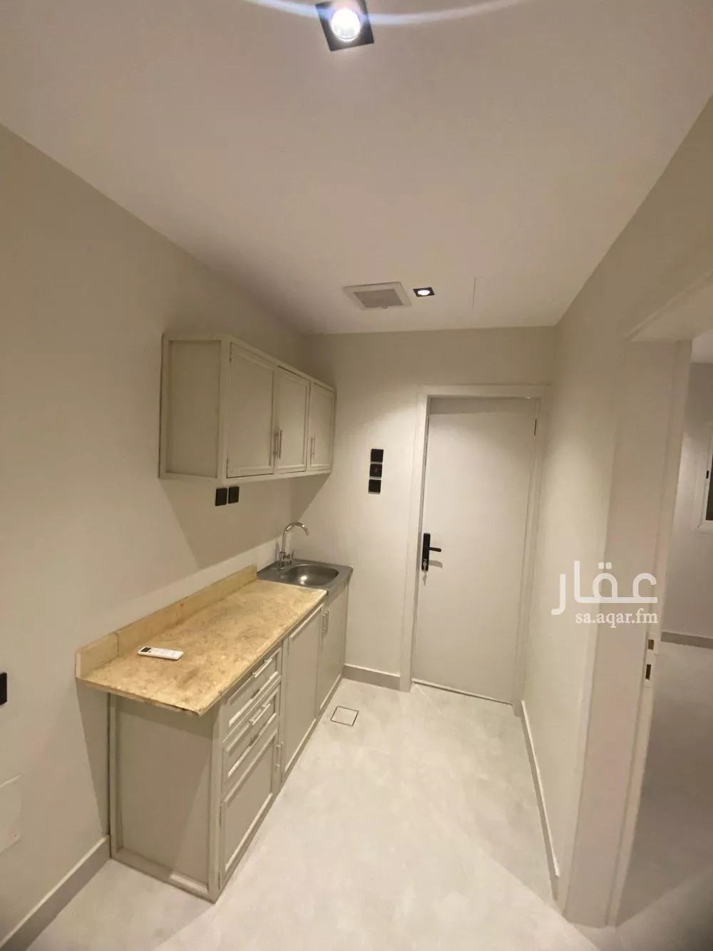 شقة 2 غرف في الملقا 3