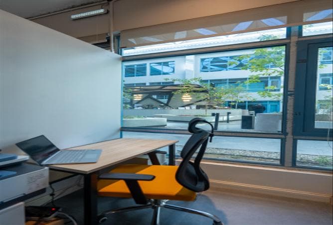 مكتب 9000 م² في Al Suwaidi